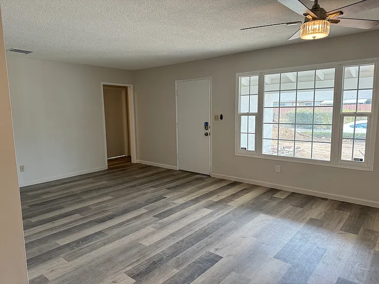 4723 Monticello Ave — Photo 3