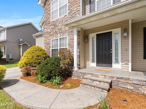 4th image of 3418 Grassy Pointe Ln
