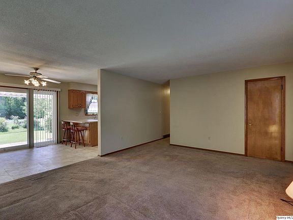 3rd image of 310 Glendale Ct