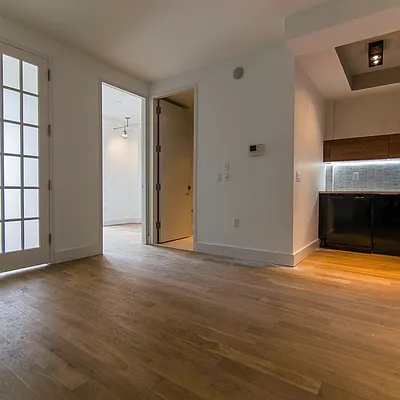 Rented by Nooklyn NYC LLC | media 102