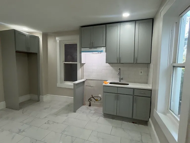 60 Mechanics Ave — Photo 2