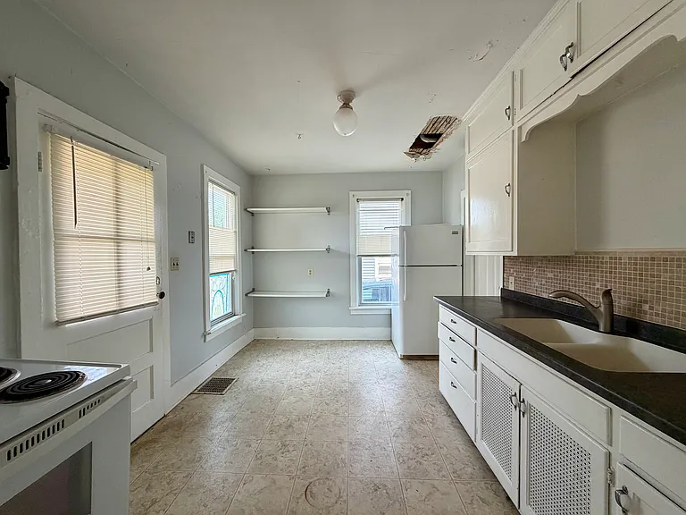 419 Sherman St #1 — Photo 4