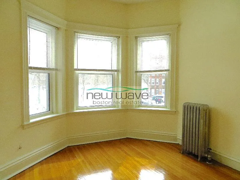 102 Queensberry St #5