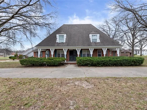 11415 Minor Dr, Kansas City, MO 64114