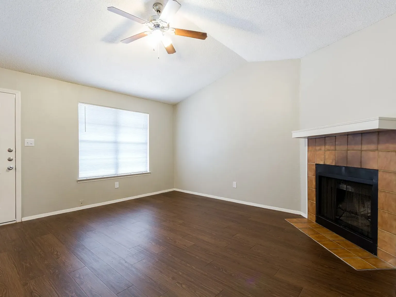 2 bed, 780 sqft, $1,199 — Photo 4
