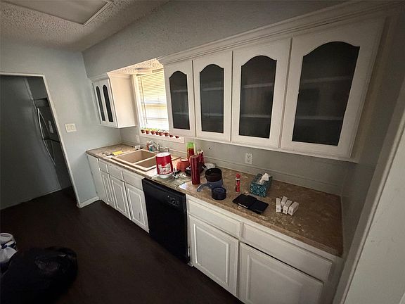 5th image of 608 Donlee Rd