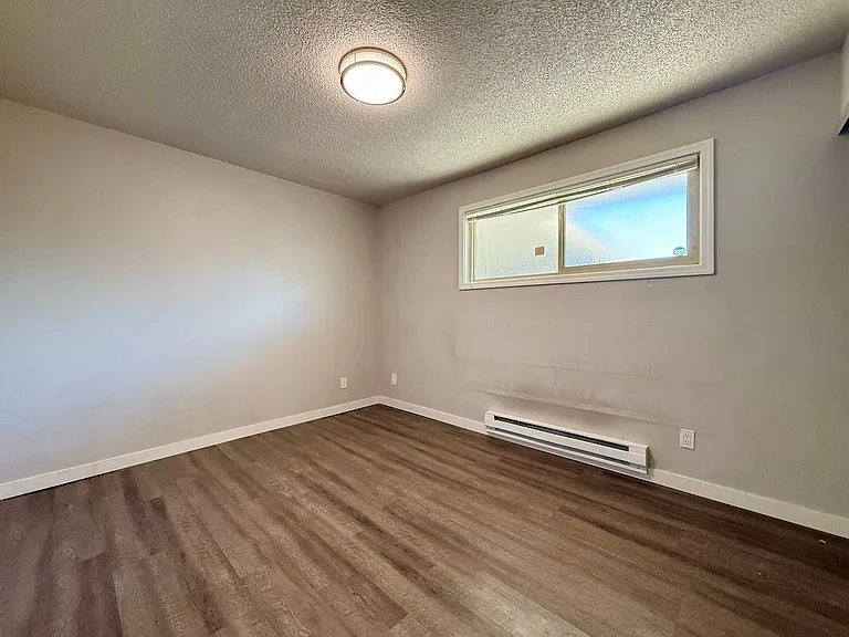 1004 S Cloverdale St — Photo 6