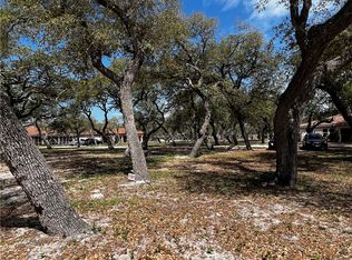 1301A Royal Oaks Trl, Rockport, TX 78382