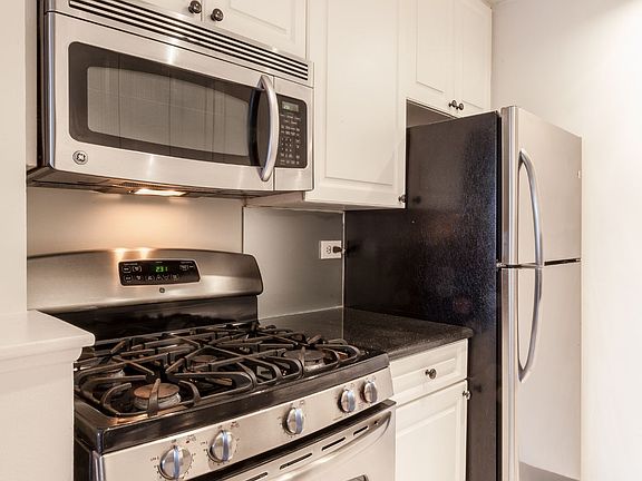 4th image of 182 E 95th St APT 23H
