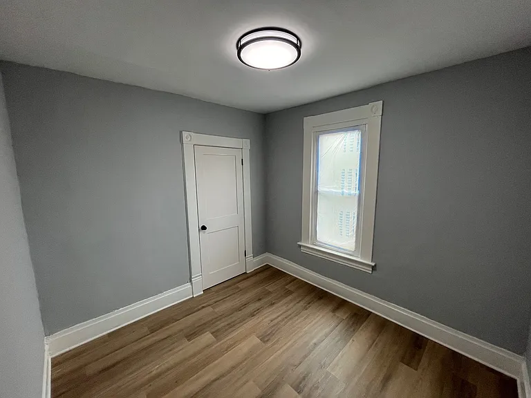 969 Wilson Ave — Photo 10