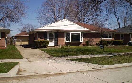 1st image of 1167 E Brockton Ave