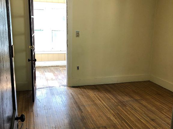 3rd image of 209 Lisbon Ave