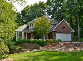 15 Timber Cove Ct, Hendersonville, NC 28791