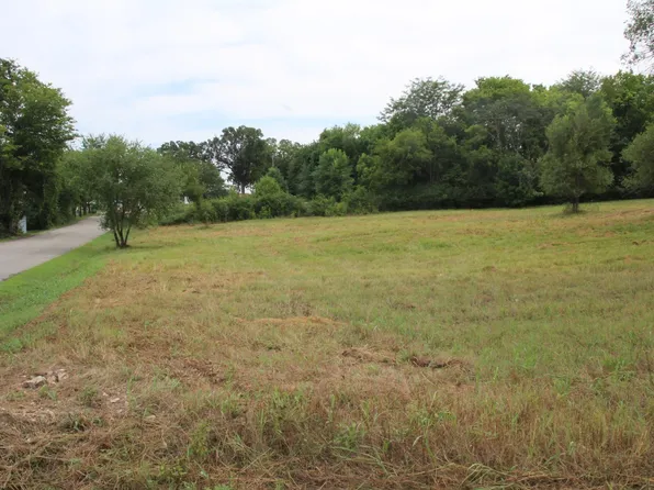 12 E 4th St, Yellville, AR 72687
