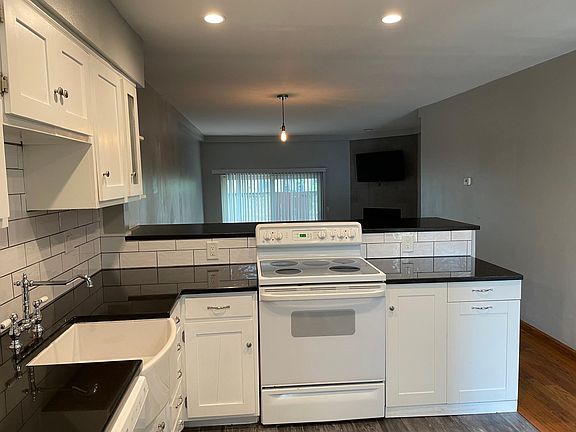 5th image of 9731 Bunker Hill Ln