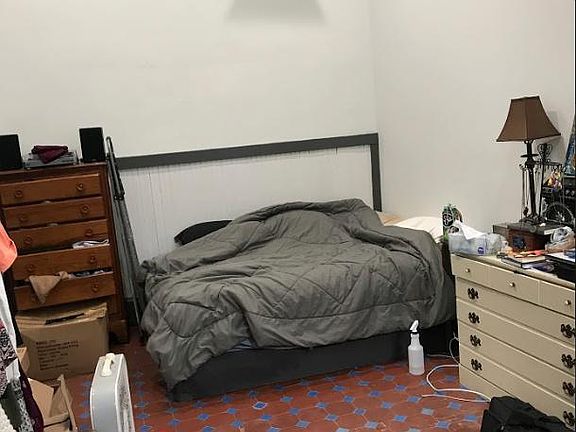 4th image of 2433 Vine St #1