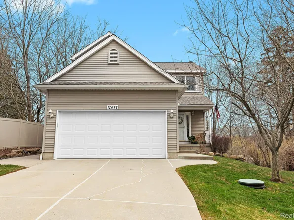 18477 Pellett Dr, Fenton, MI 48430