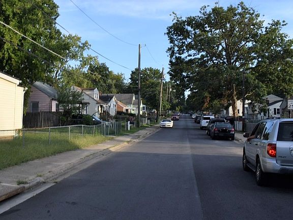 4th image of 308 Cedarleaf Ave