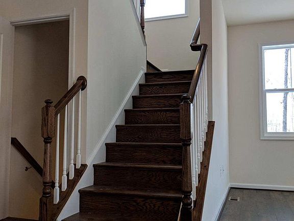 2nd image of 110 Spartan Dr