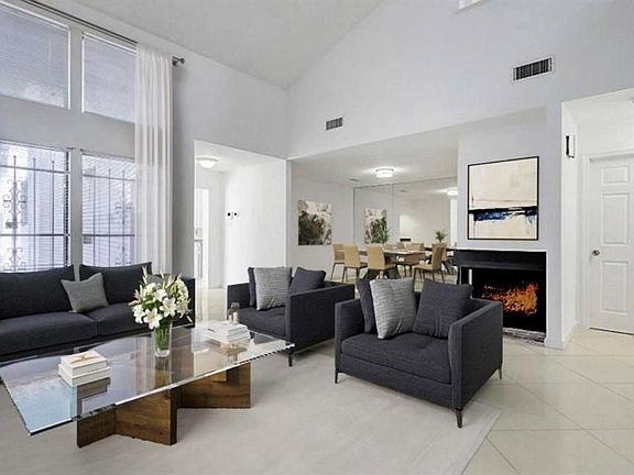 4th image of 7655 S Braeswood Blvd APT 19