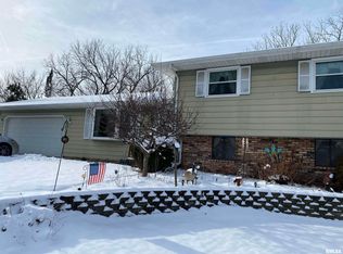 329 Cherry Ln, Washington, IL 61571