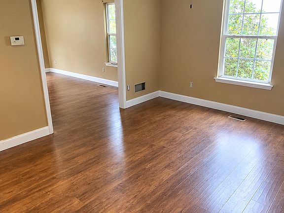 5th image of 3102 W Summit Ave
