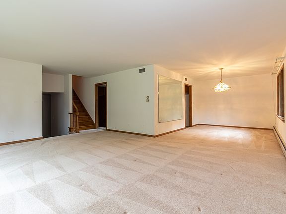 4th image of 10533 S Long Ave