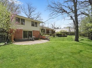 524 Forest Hill Rd, Lake Forest, IL 60045