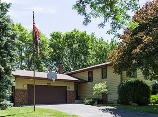 2994 Beebe Pkwy N, Maplewood, MN 55109