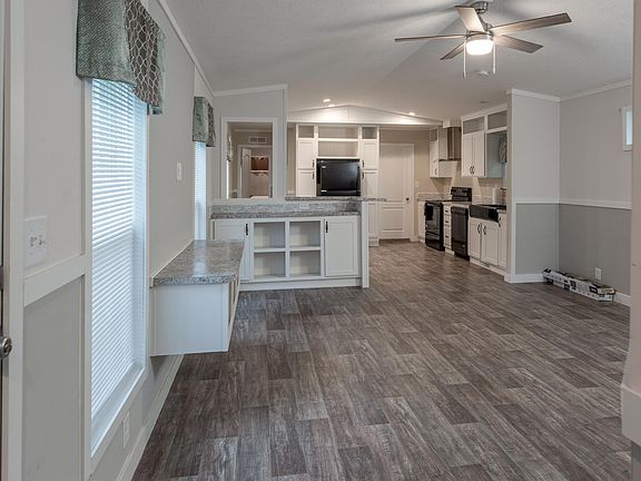 2nd image of 120 Nancy Ln