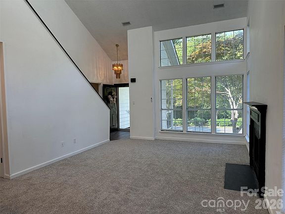 4th image of 10220 Rockwood Rd