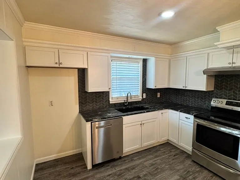 2601 Hollis Dr — Photo 5