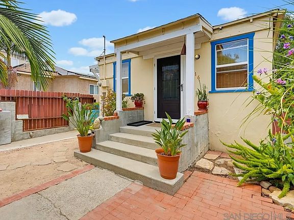 3rd image of 4816 Lantana Dr