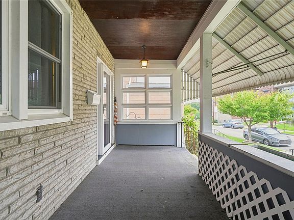 3rd image of 402 Franklin Ave