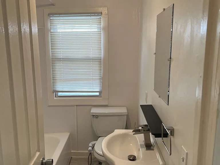 114 W 37th St #1 — Photo 9