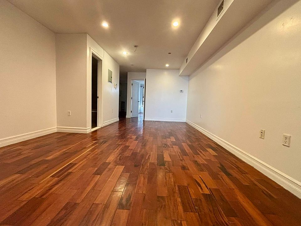1st image of 1170 Putnam Ave #1