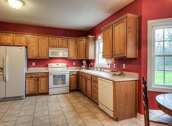 4th image of 14700 Northwood Dr