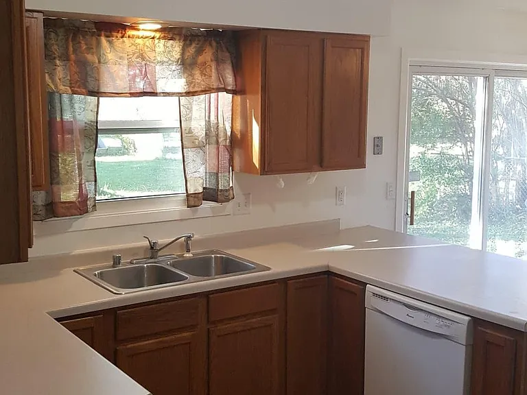 640 Elizabeth Ln #1 — Photo 1