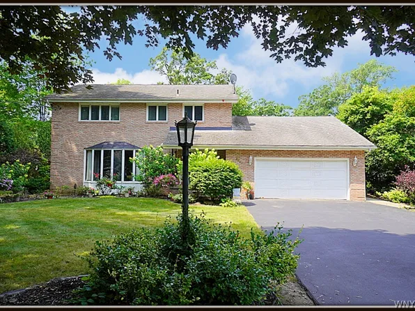 5048 Bronson Dr, Lewiston, NY 14092