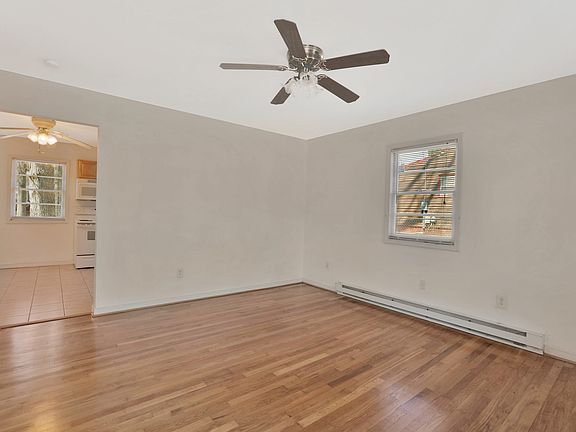 4th image of 9366 Quinnford Blvd