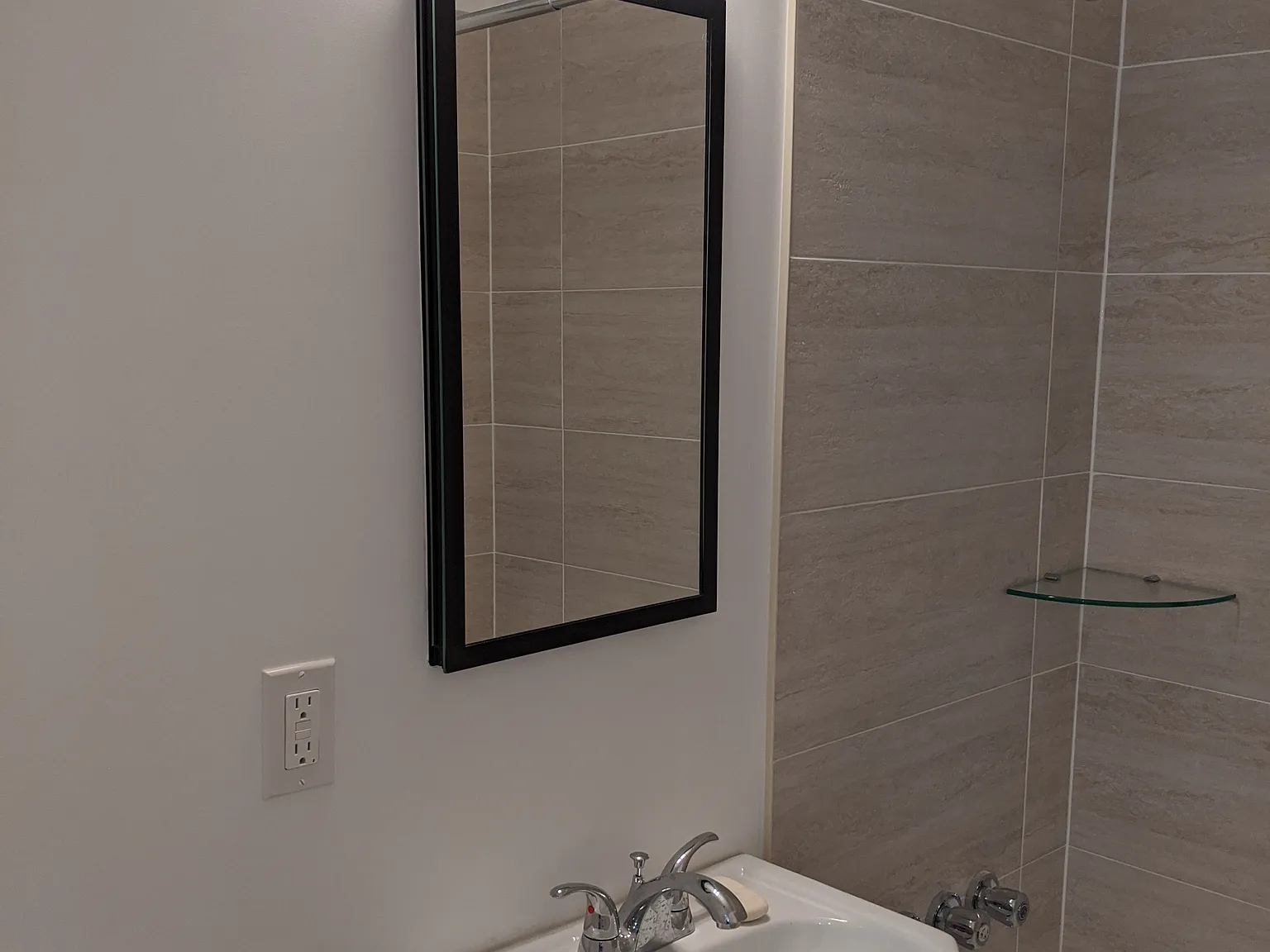 10 Elvaston Drive Toronto — Photo 3