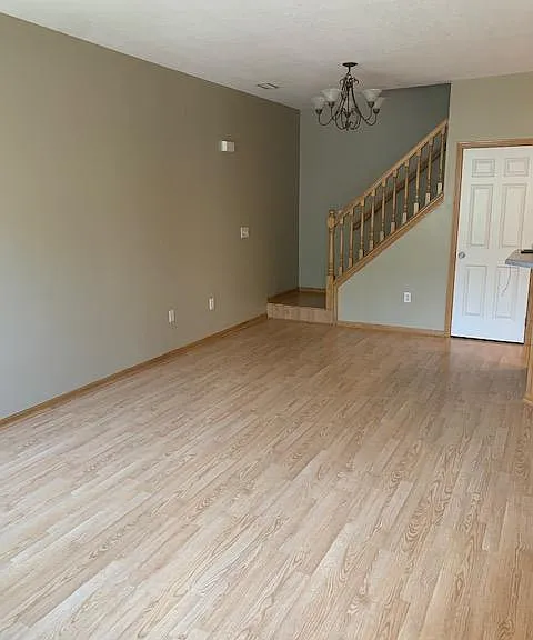 3919 NE Gardenia Ln — Photo 2