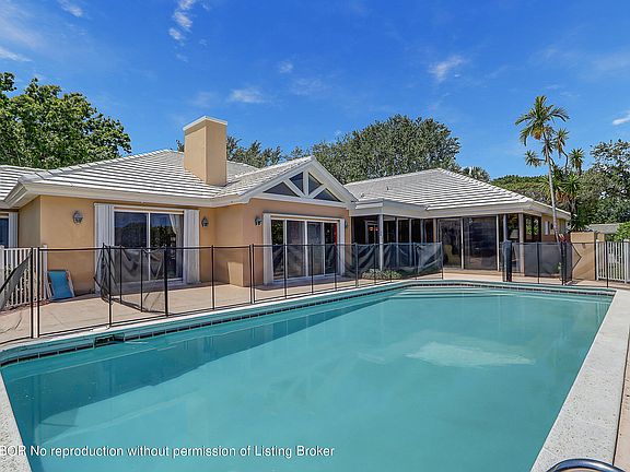 4th image of 8 Interlachen Cir