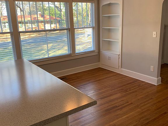 5th image of 415 39th St