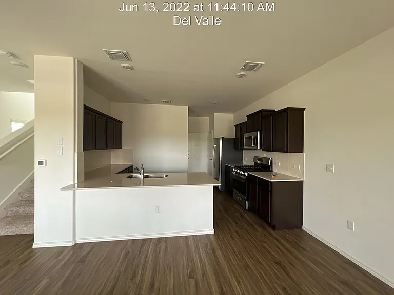 15209 Spruce Frost Cv #B — Photo 7