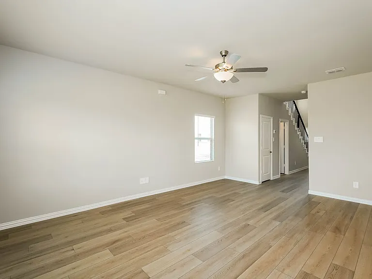 1223 Paintbrush Dr — Photo 4