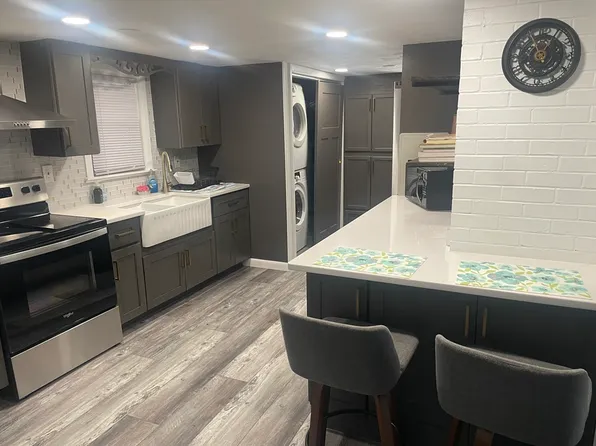 8 Rockcliff Rd #B, Marblehead, MA 01945