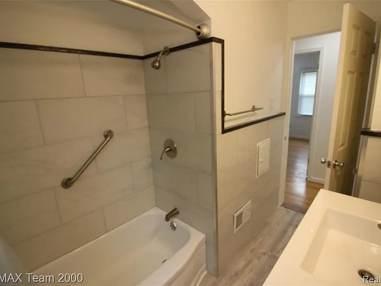 24301 Colgate St — Photo 13