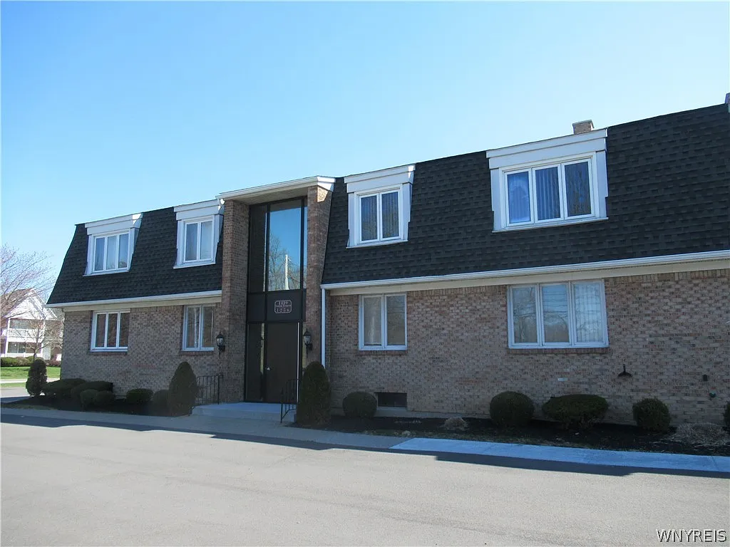 1439 N Forest Rd APT 1 photo 1