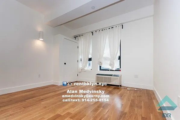 Rented by EXR | media 35